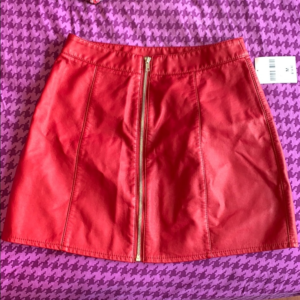 Red fake leather zip skirt